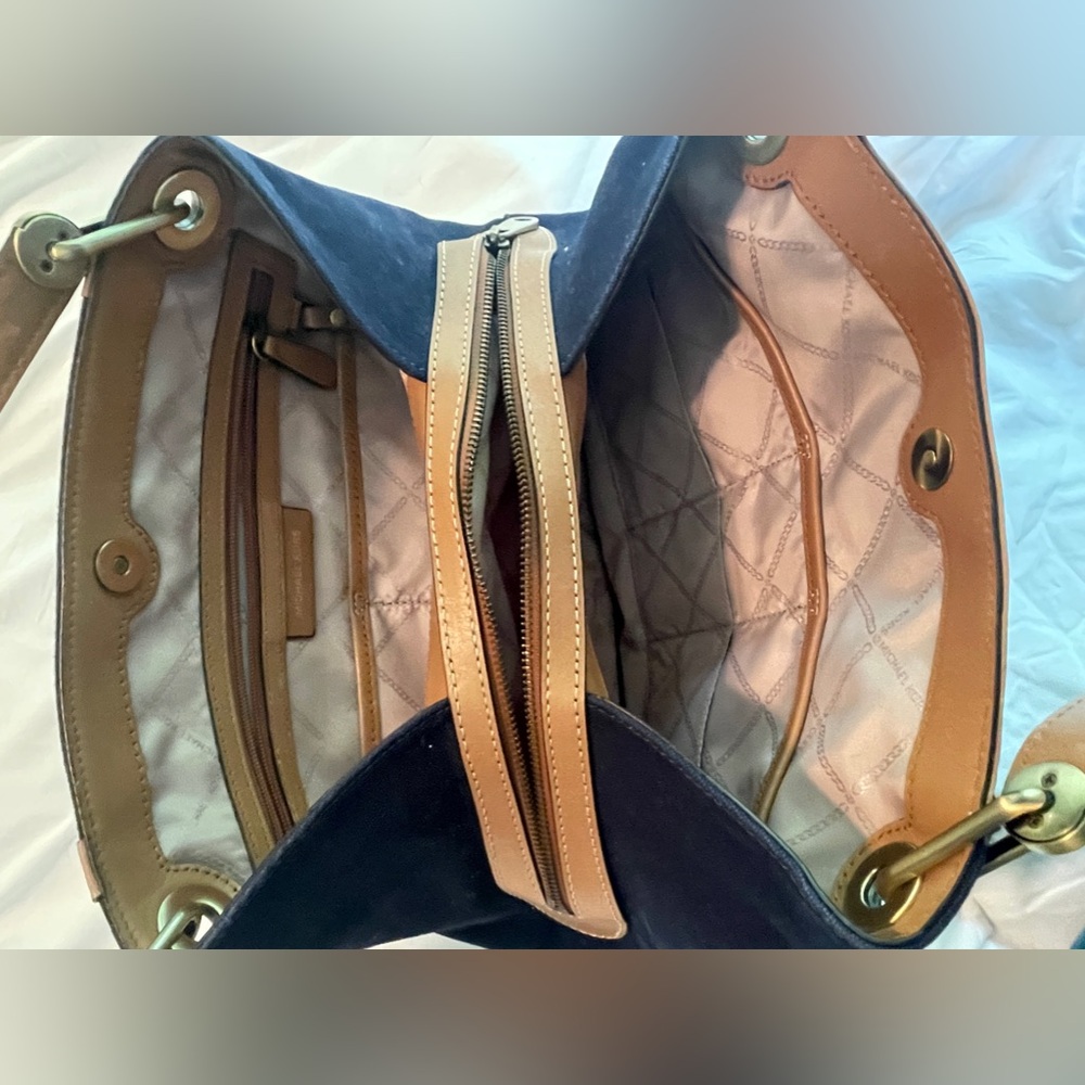 Michael Kors Raven Pocket Shoulder Tote - Picture 6 of 10